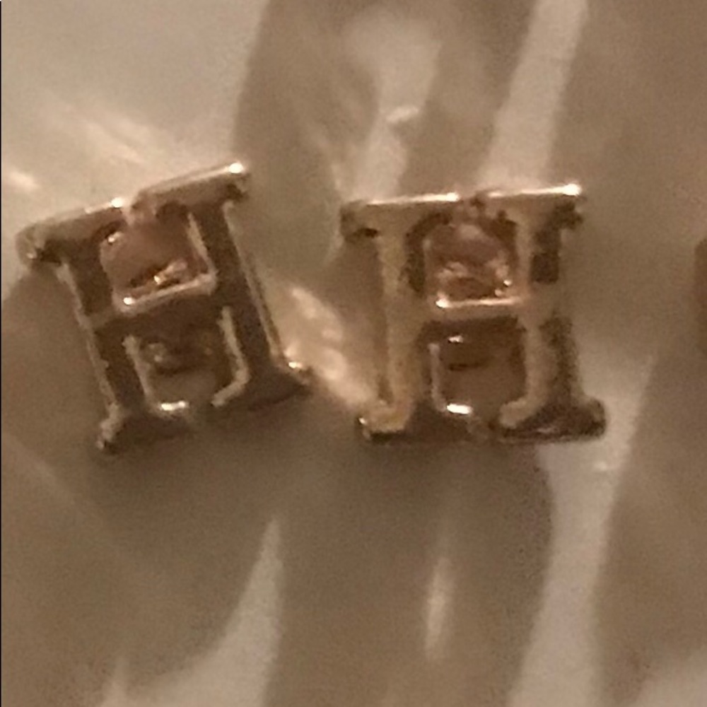 🎀 Letter H earrings 🎀
